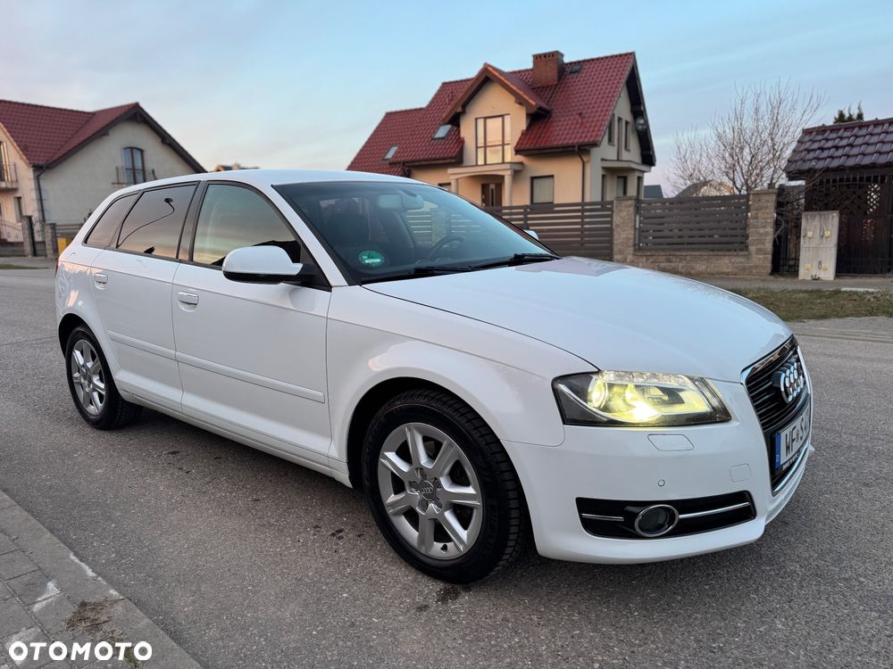 Audi A3 Sportback 2.0 TDI DPF S tronic S line Sportpaket - 3