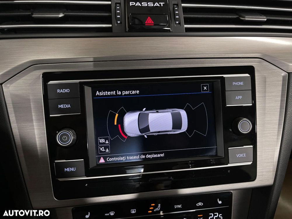 Volkswagen Passat 1.5 TSI ACT Advance - 15