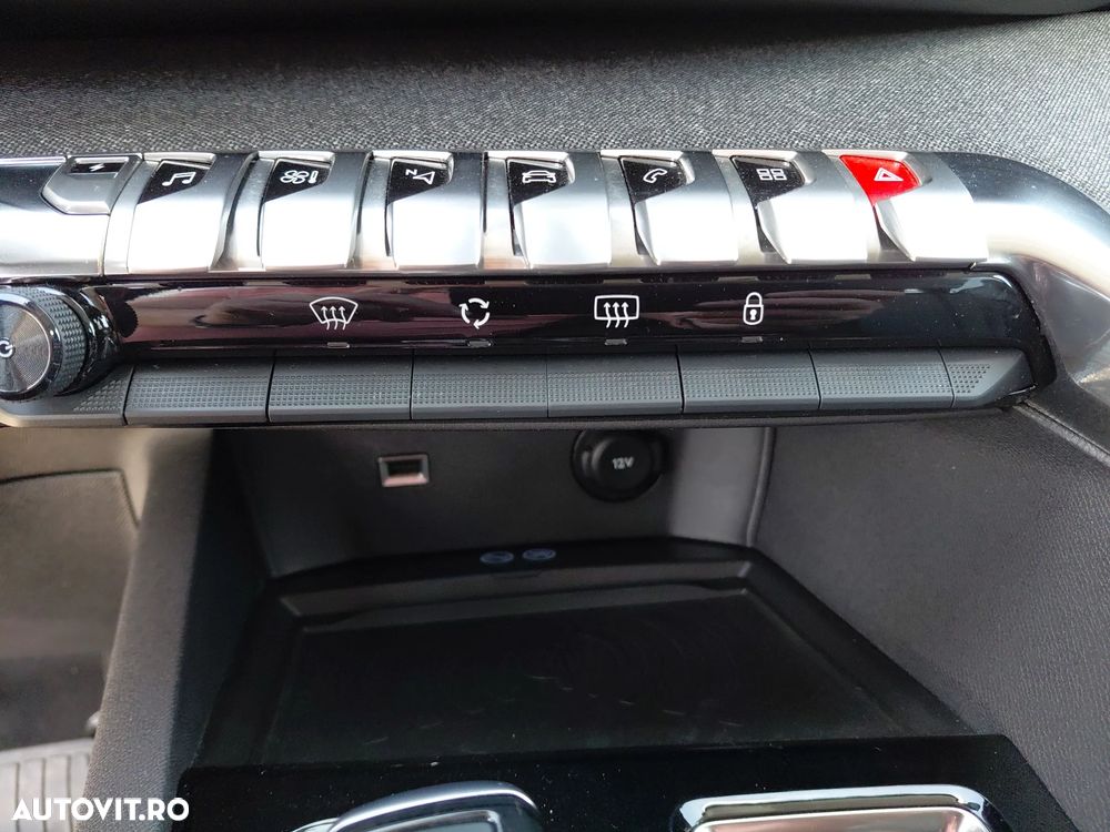 Peugeot 3008 PHEV 225 EAT8 Active Pack - 29