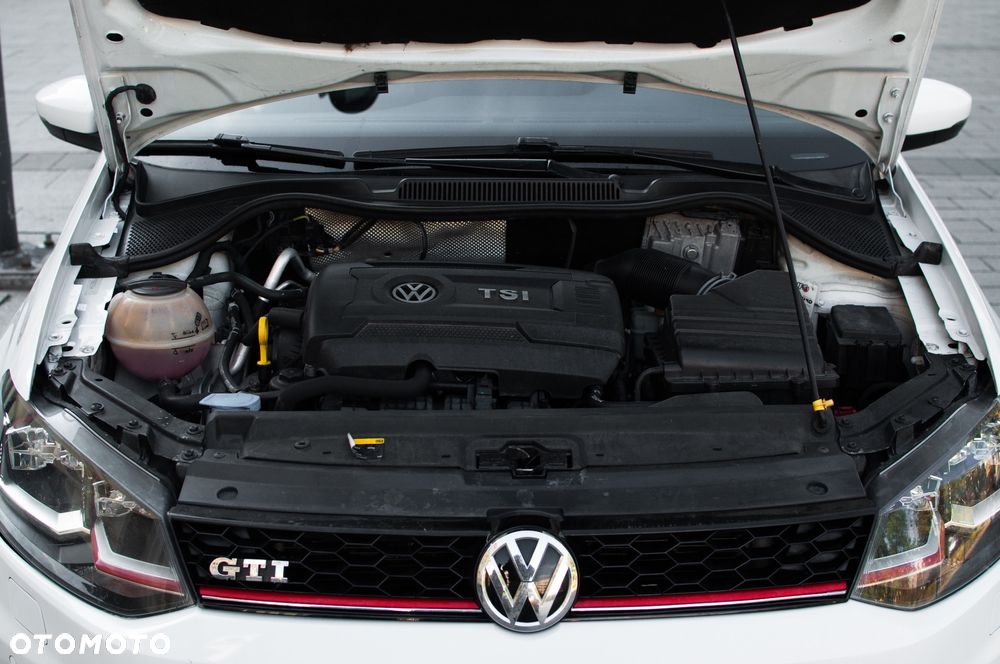 Volkswagen Polo 1.8 TSI (Blue Motion Technology) DSG GTI - 20