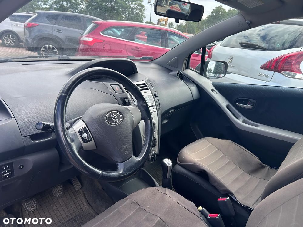 Toyota Yaris 1.3 Blue - 10
