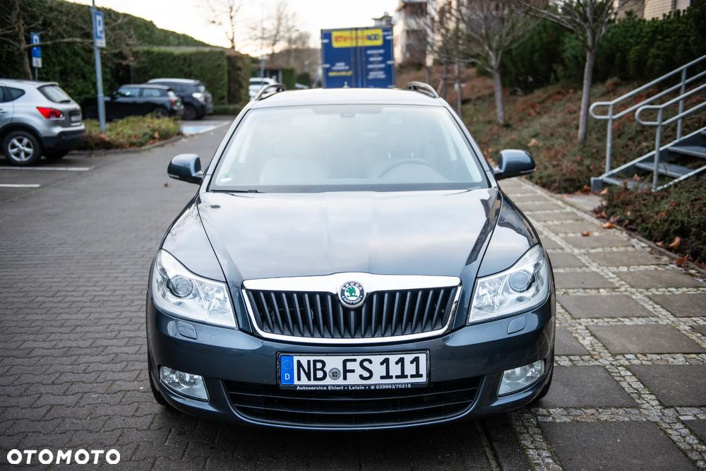 Skoda Octavia 1.8 TSI DSG Laurin & Klement - 11