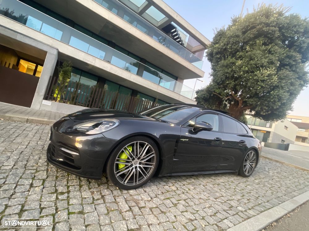 Porsche Panamera Sport Turismo 4 E-Hybrid 10 Years Edition - 5