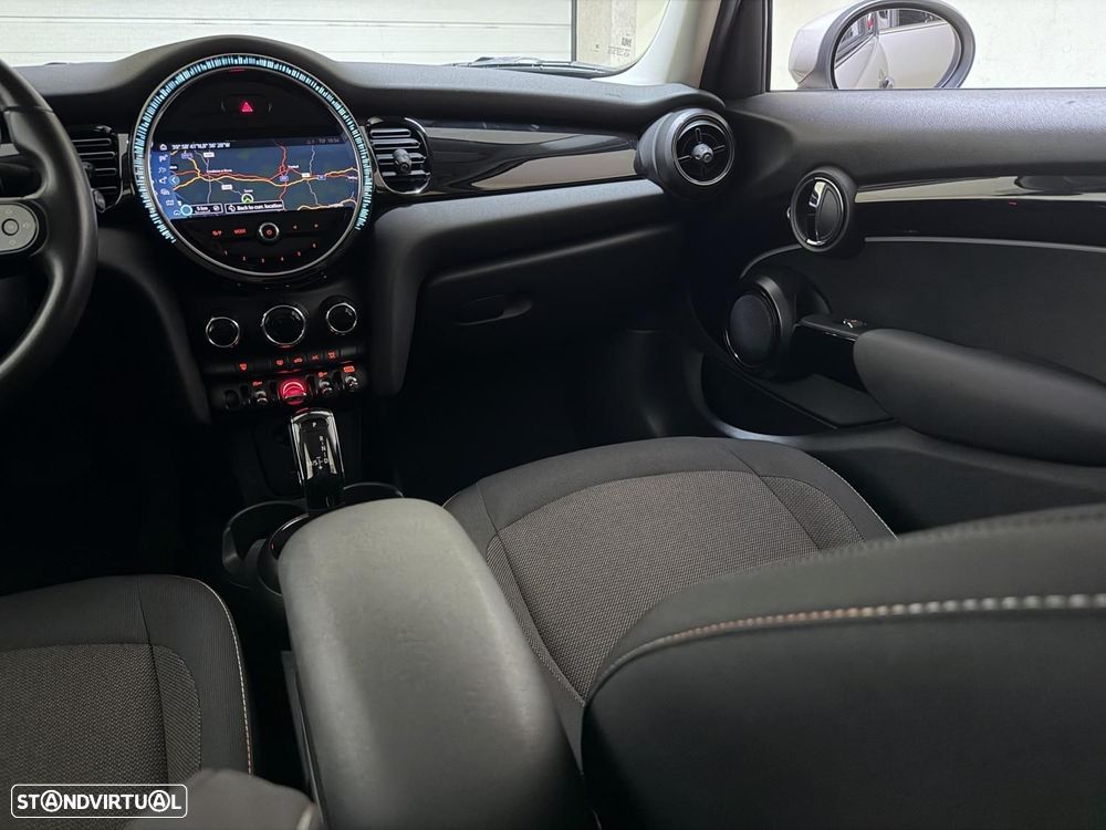 MINI 5 Portas Cooper Auto - 14