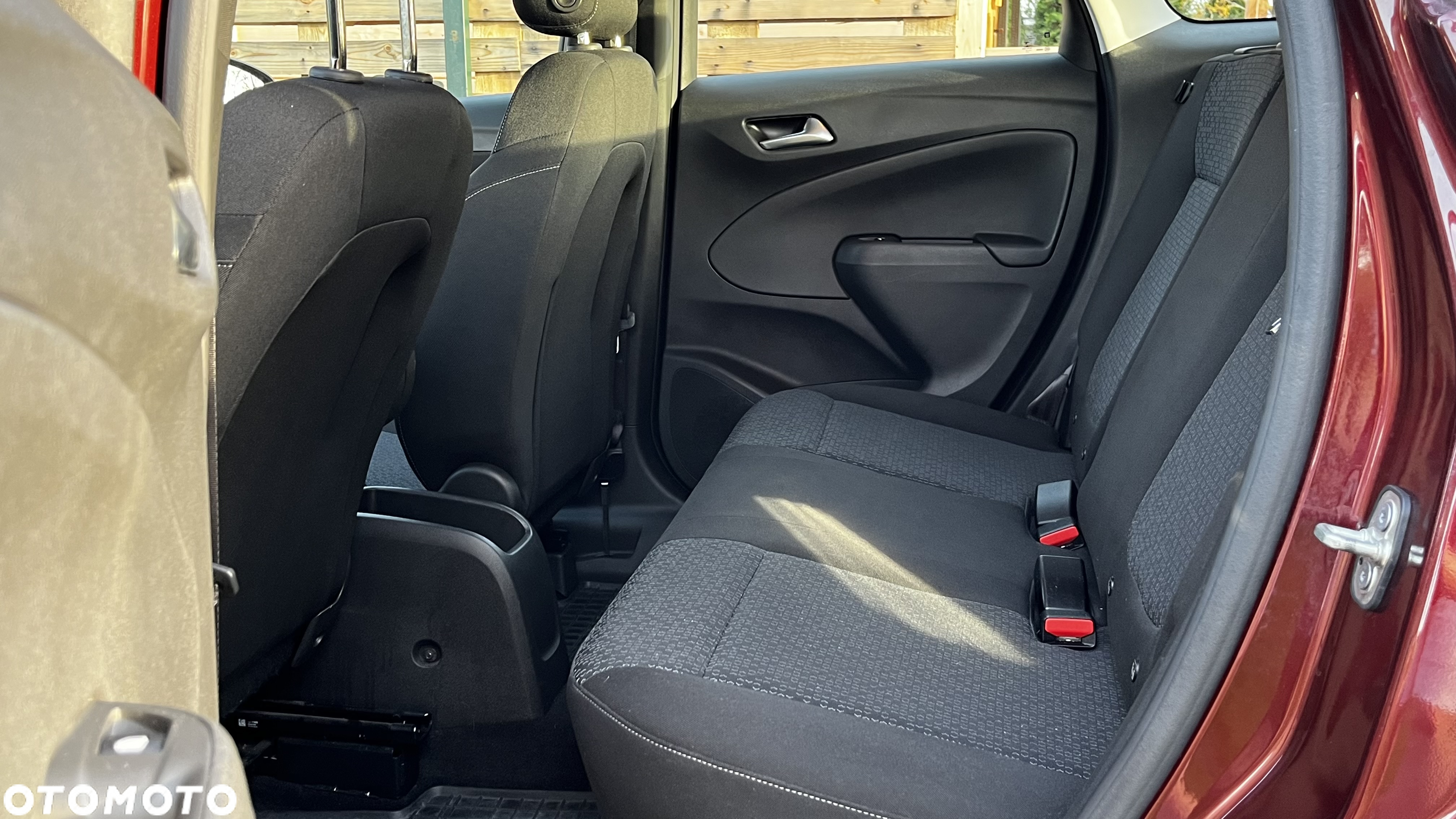 Opel Crossland X 1.2 T Enjoy S&S - 15