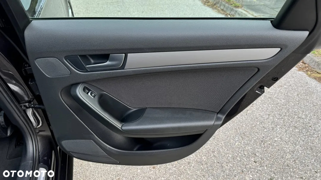 Audi A4 Avant 2.0 TDI DPF multitronic Attraction - 36