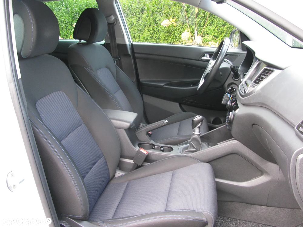 Hyundai Tucson 1.6 GDI BlueDrive Style 2WD - 18