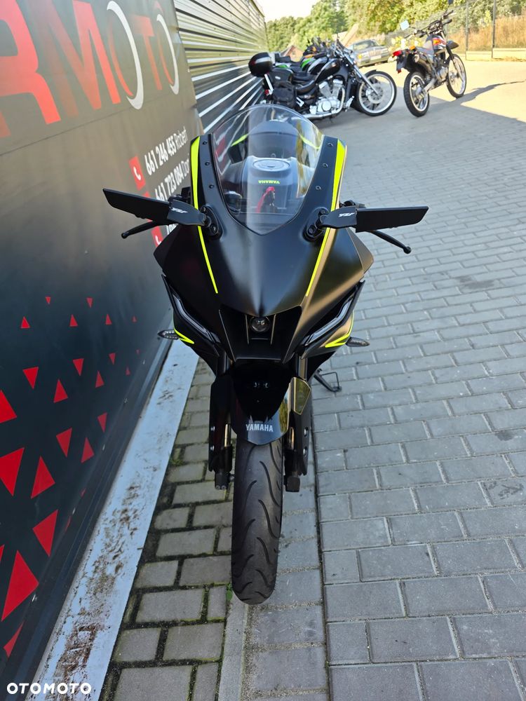 Yamaha YZF - 16