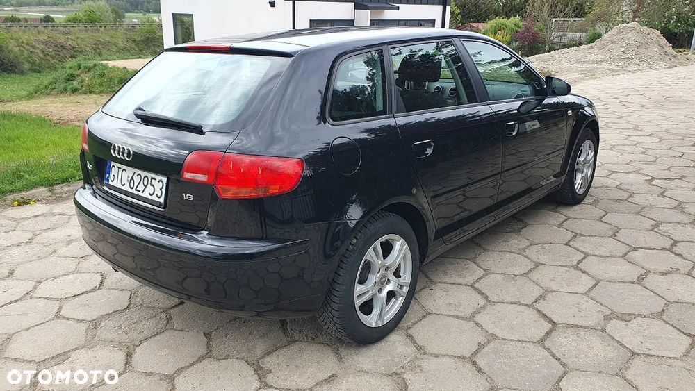 Audi A3 Sportback 1.6 Attraction - 4