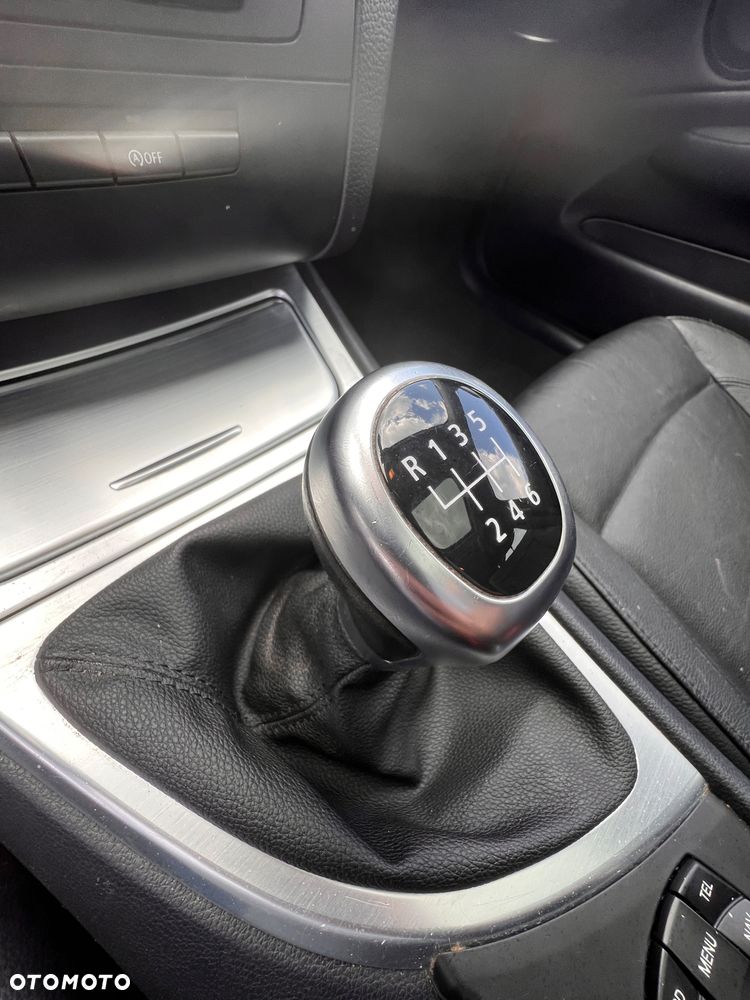BMW Seria 1 120d - 12