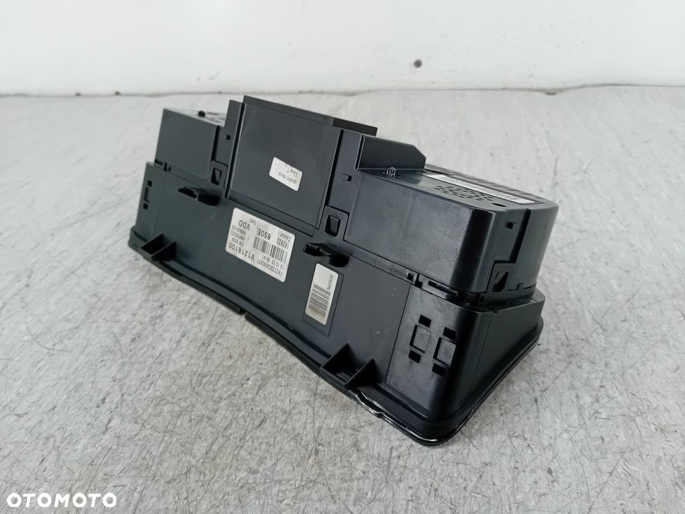 LICZNIK VW GOLF V 1K0920850E 1.6 FSI - 2