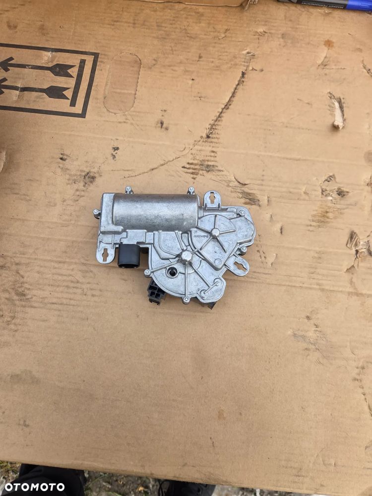 silnik silniczek dociąg domykanie klapy VW Touran III Caddy 5TA827887C Audi Q2 Q3 Seat Cupra Ateca Formentor Skoda Elroq Enyaq Kamiq Karoq Kodiaq Octavia Scala Superb - 6