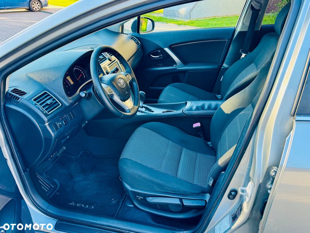 Toyota Avensis 1.8 Premium MS - 16
