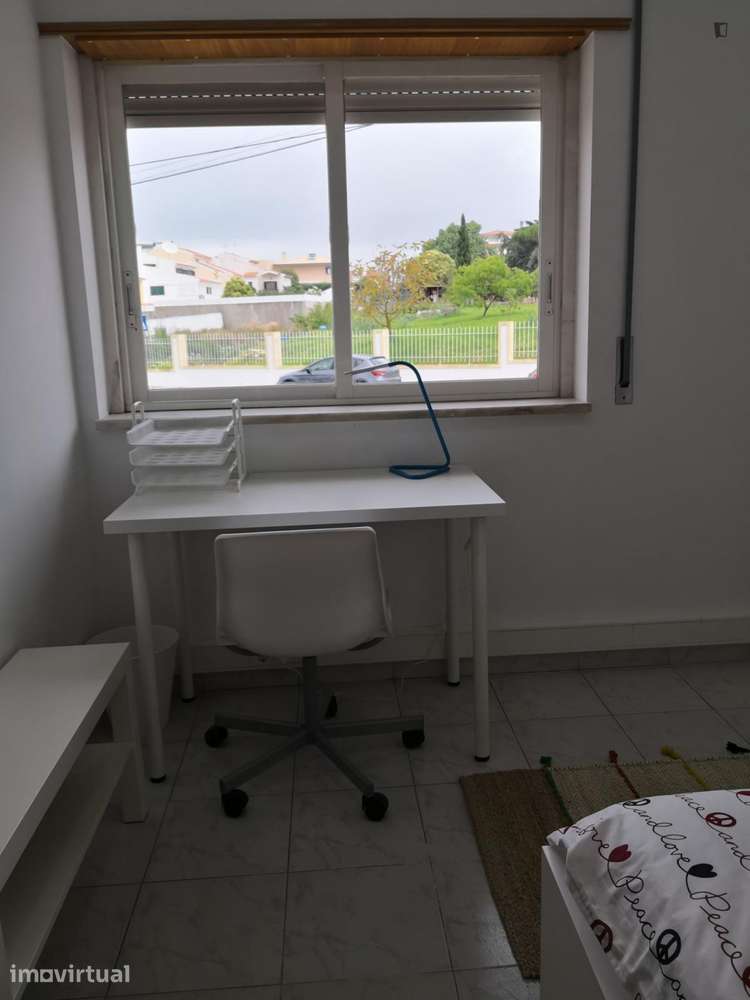 Quarto - localizado em Carcavelos Lisbon - Grande imagem: 5/16