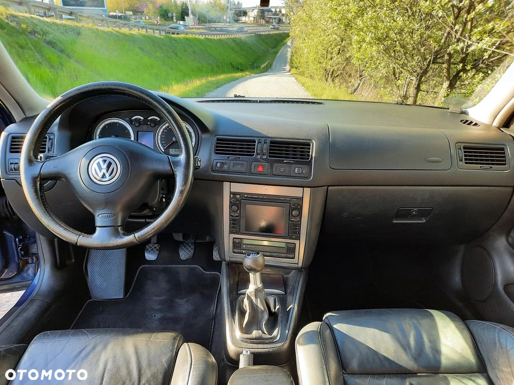 Volkswagen Golf 1.9 TDI Highline - 29