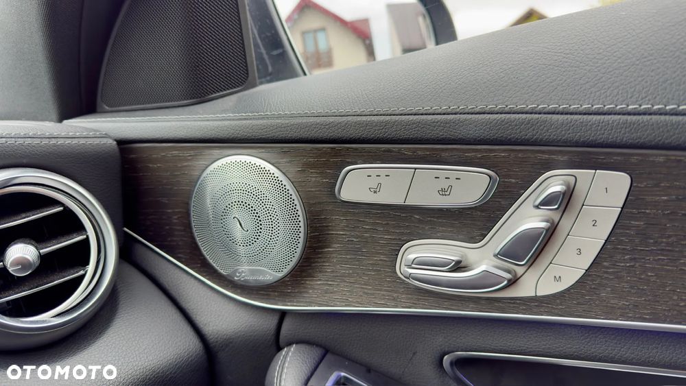 Mercedes-Benz Klasa C 400 4Matic 9G-TRONIC AMG Line - 19