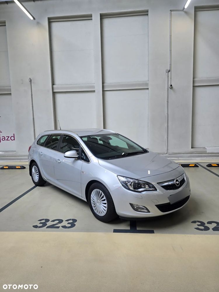 Opel Astra 2.0 CDTI DPF Cosmo - 31