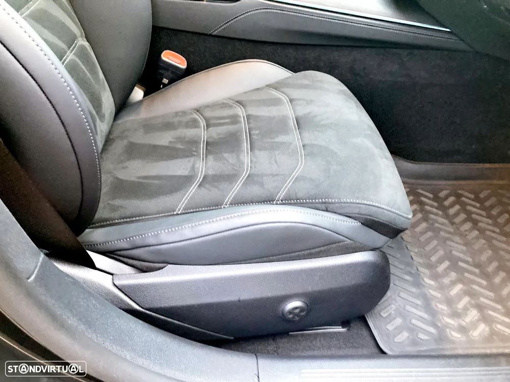 Mercedes-Benz E 300 e AMG Line - 34