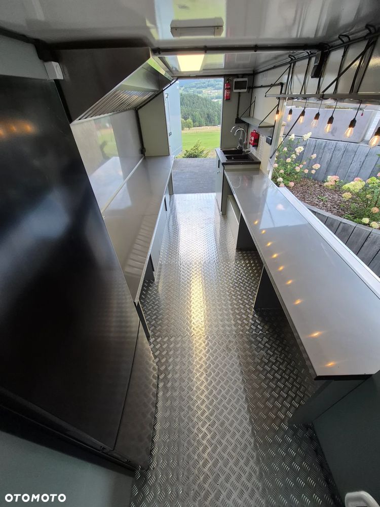 Mercedes-Benz Food Truck Sklep bar - 8