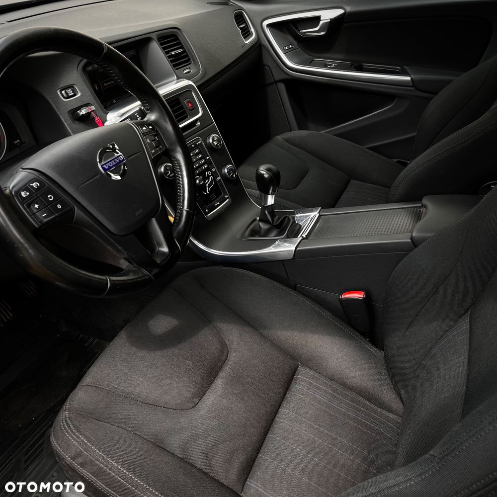 Volvo V60 D2 Kinetic - 19