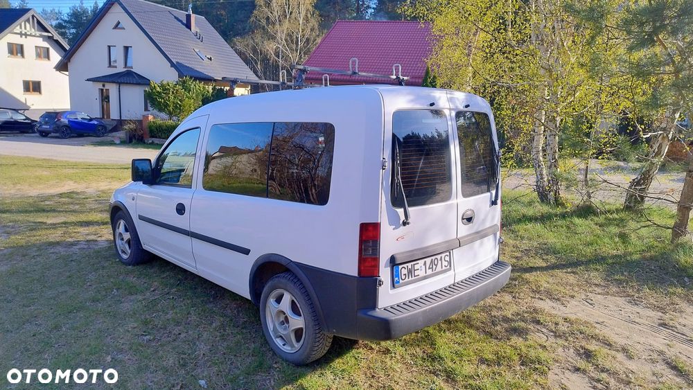 Opel Combo Tour Essentia - 8