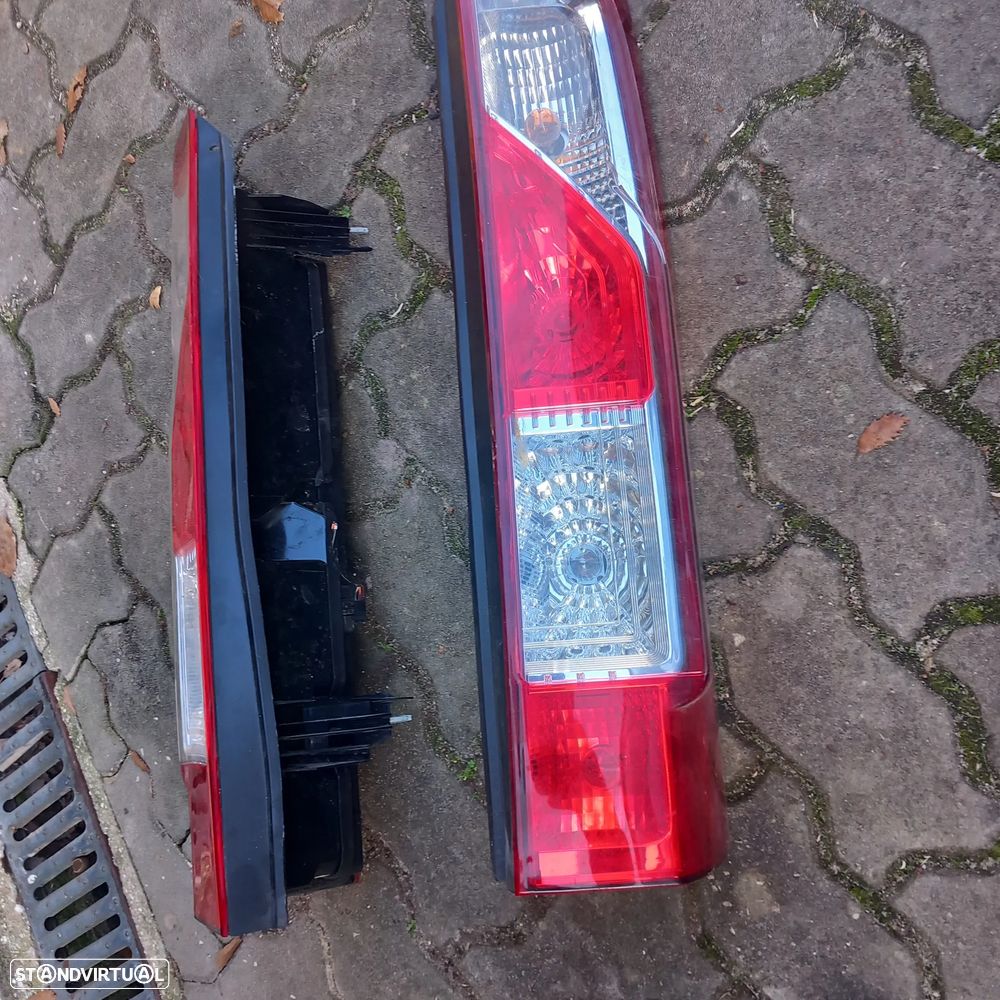 Farois traseiros renault master ano 2021 - 3