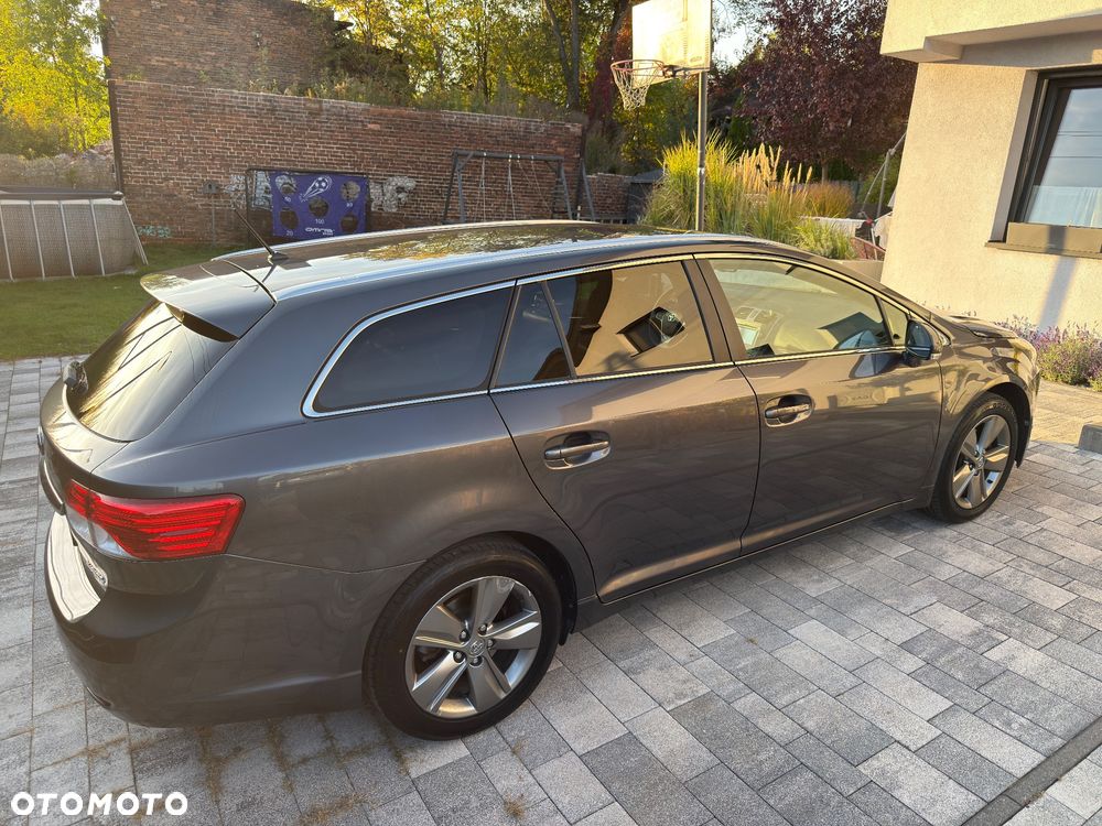 Toyota Avensis 2.0 D-4D Premium - 4