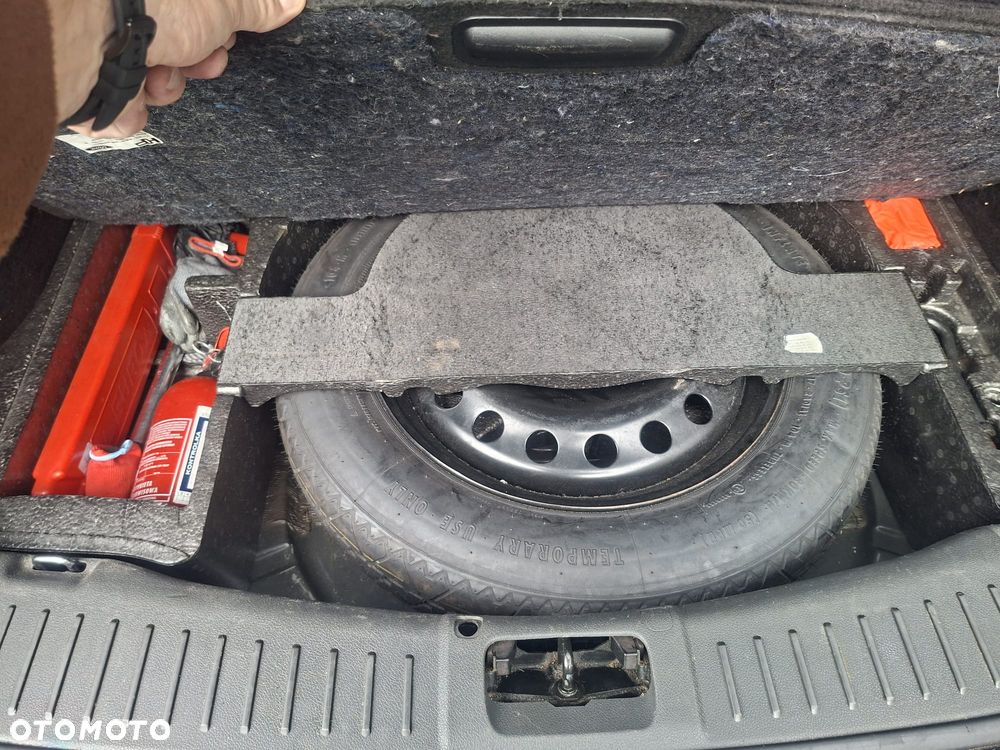 Ford Kuga - 22