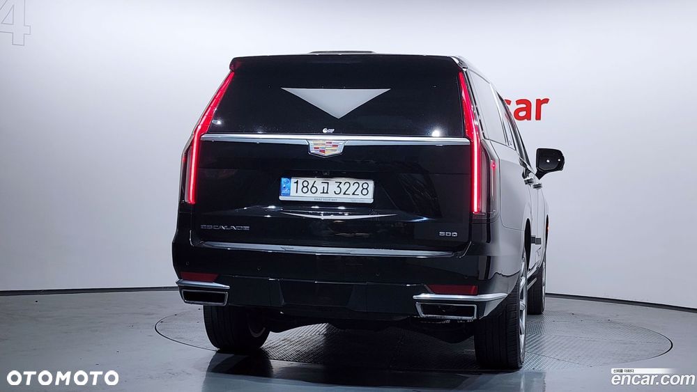 Cadillac Escalade - 3