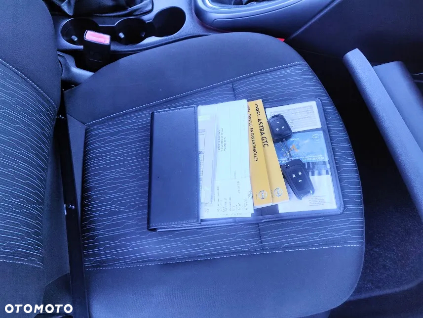 Opel Astra GTC 1.4 Turbo - 17