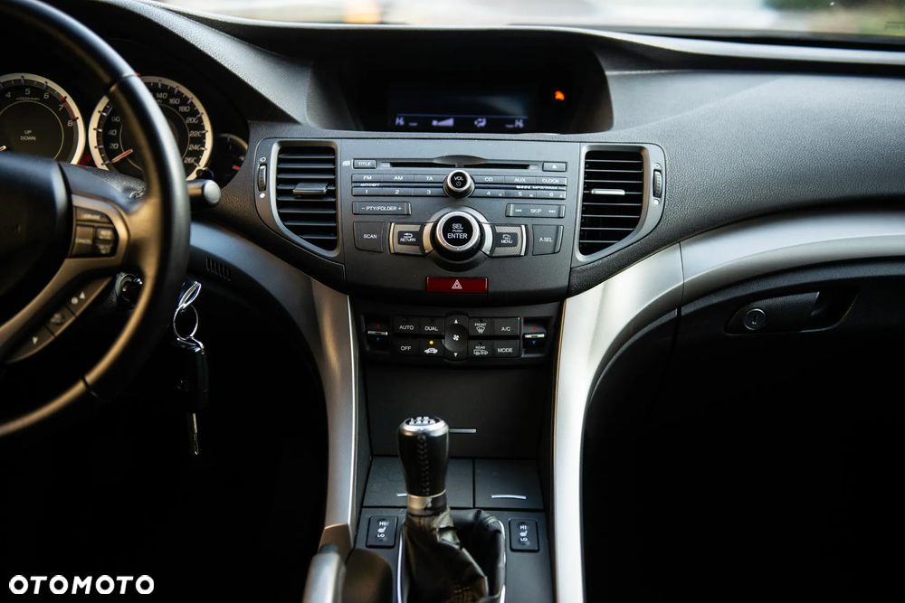 Honda Accord 2.0 Executive - 27