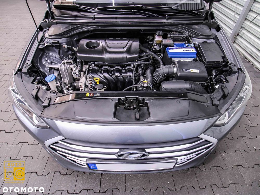 Hyundai Elantra 1.6 Comfort - 14