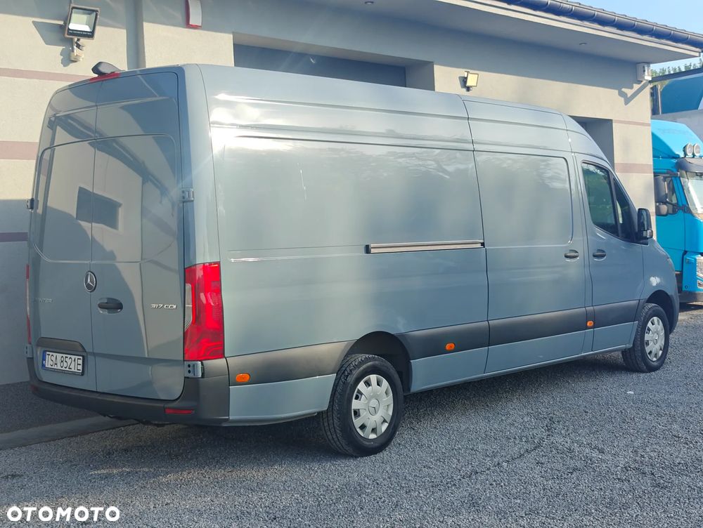 Mercedes-Benz Sprinter - 14