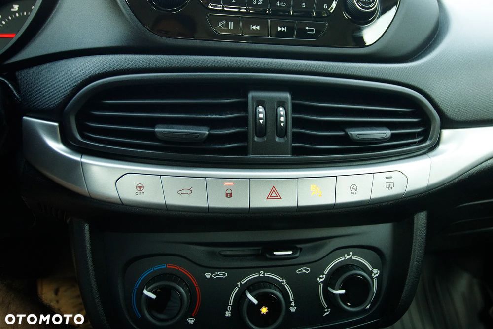 Fiat Tipo 1.4 16V Lounge - 29