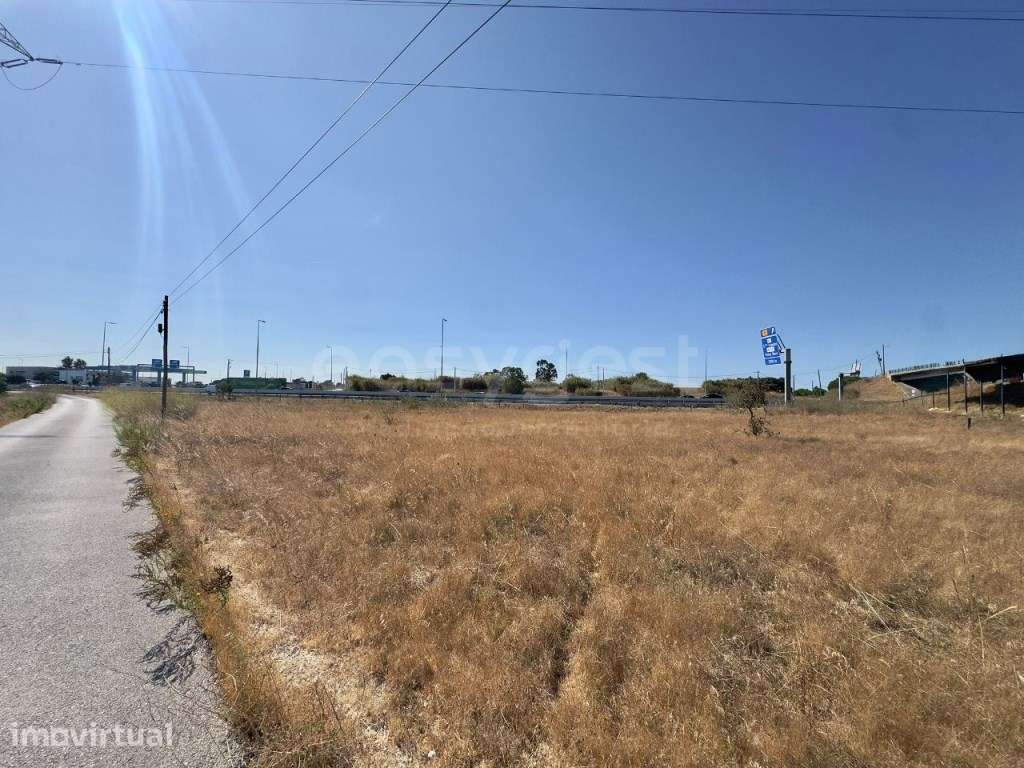 Terreno junto autoestrada - Grande imagem: 2/5