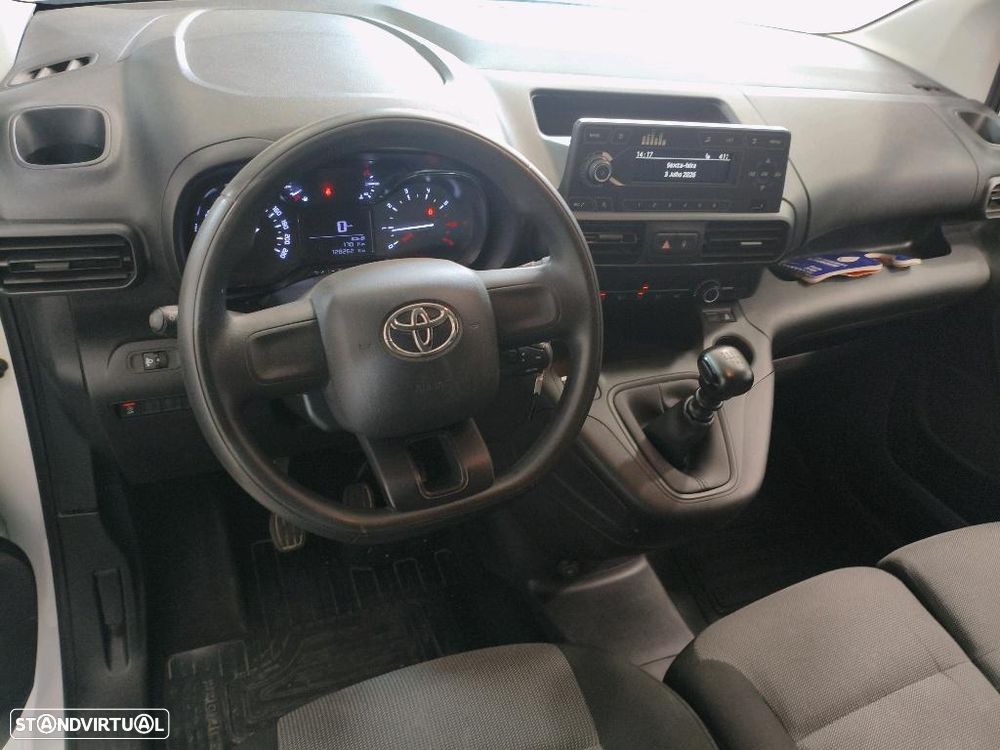 Toyota PROACE CITY LONGA CX.6 V. - 8