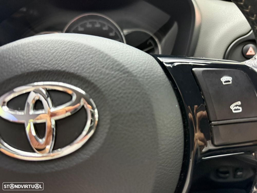 Toyota Yaris 1.0 VVT-i Exclusive - 24