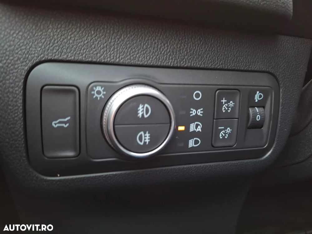 Ford Kuga 1.5 EcoBoost FWD ST Line - 34
