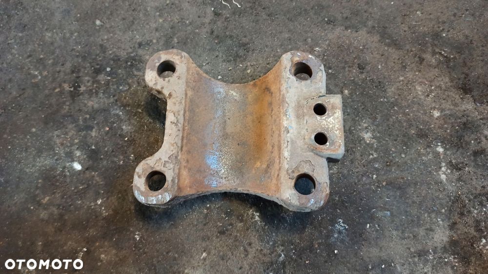 uchwyt mocowanie mostu resora stabilizatora iveco daily 35s 06+ - 1