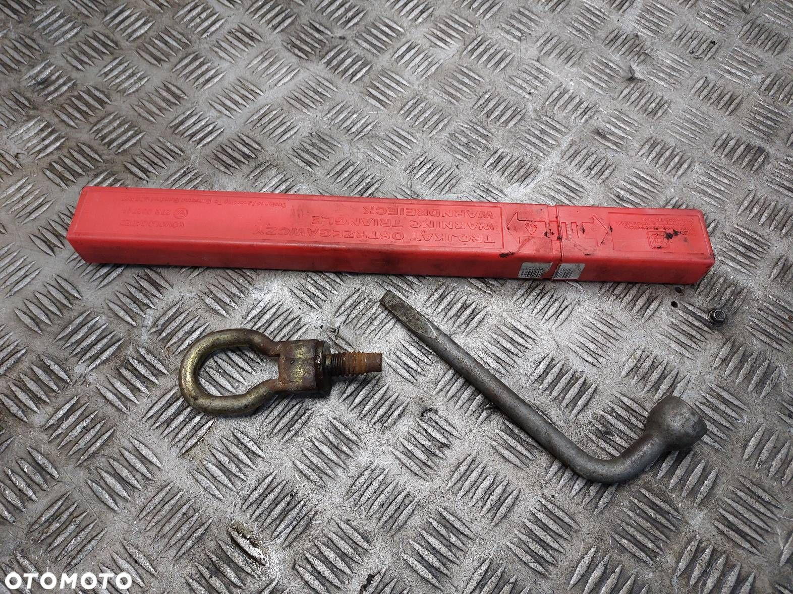 UCHO HOLOWNICZE + KLUCZ DO KÓŁ + TRÓJKĄT FORD FOCUS MK1 LIFT - 4