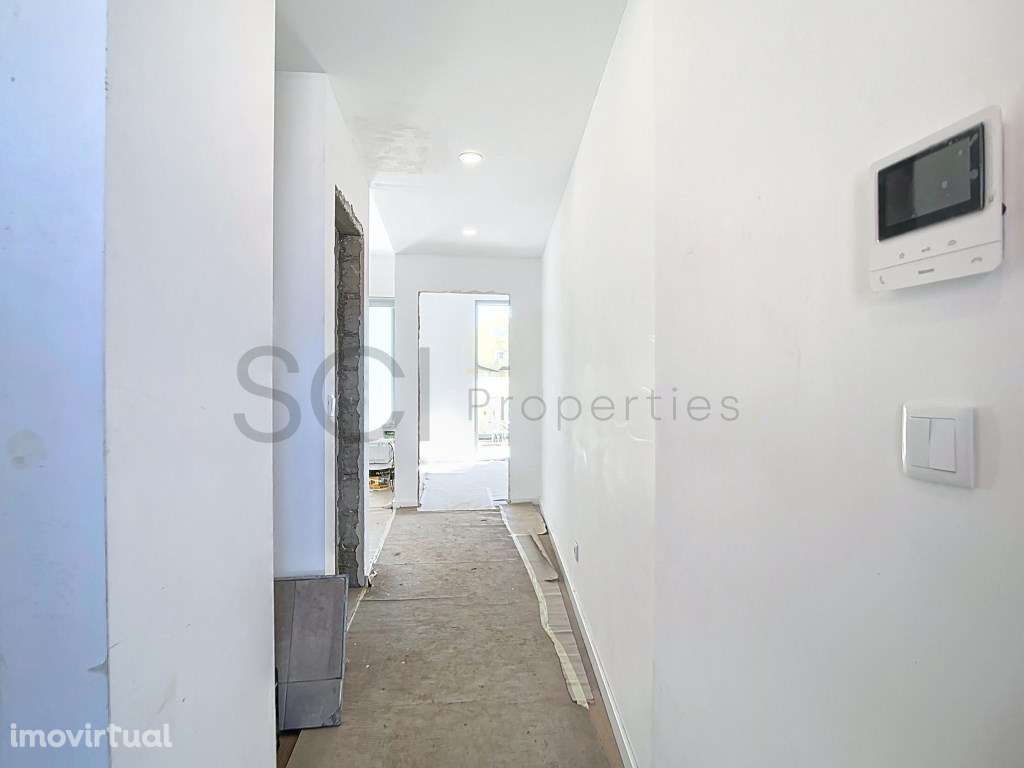 Apartamento T1 com logradouro 42m2, na Quinta do Conde - Grande imagem: 3/33