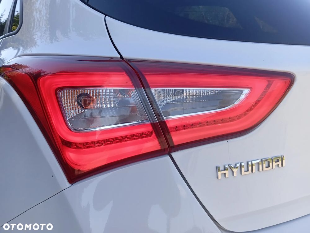 Hyundai i30 blue 1.6 CRDi YES Gold - 24
