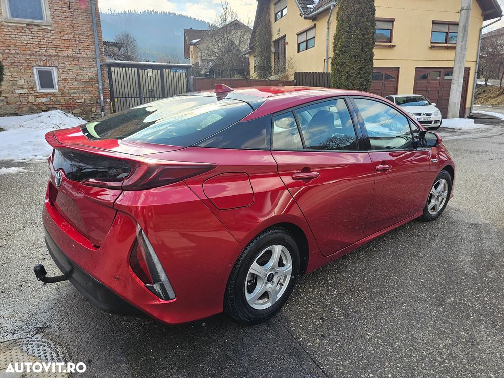 Toyota Prius (Hybrid) Life - 11