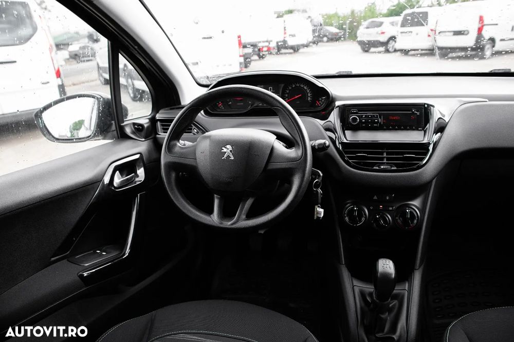 Peugeot 208 1.0 L PureTech Active - 10