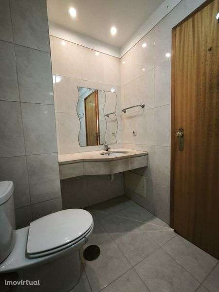 Arrendamento Centro São Mamede Infesta - Grande imagem: 4/8