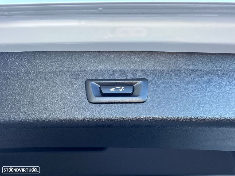 BMW X1 16 d sDrive Auto xLine - 13