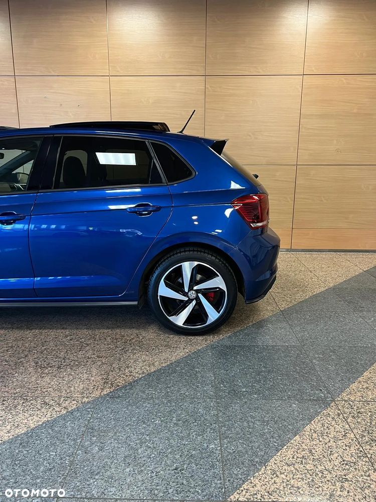 Volkswagen Polo - 8