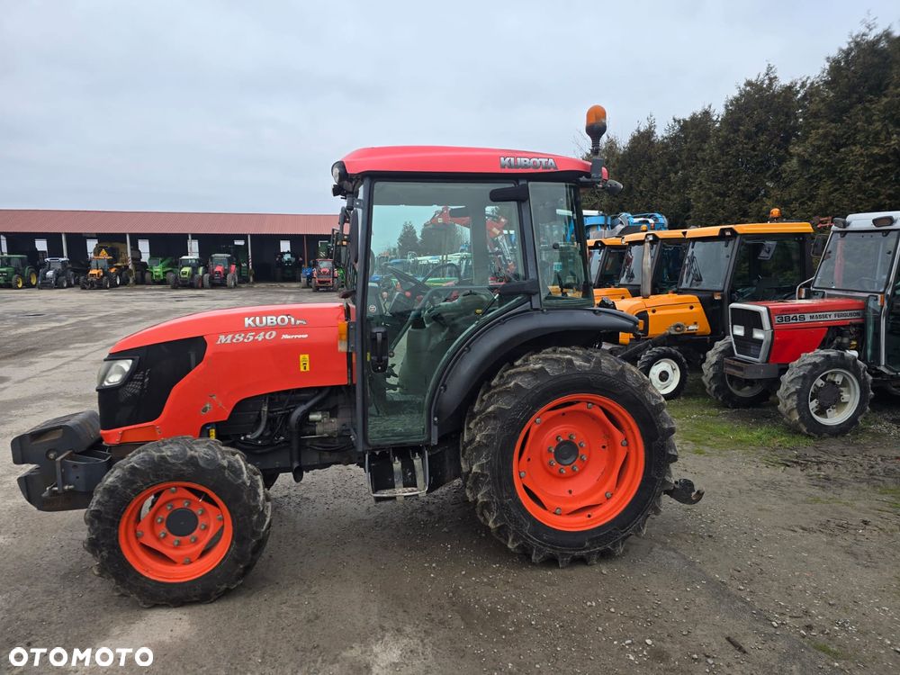 Kubota M 8540 Narrow