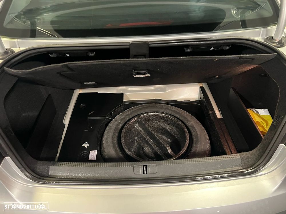 VW Passat 1.6 TDI BlueMotion - 30