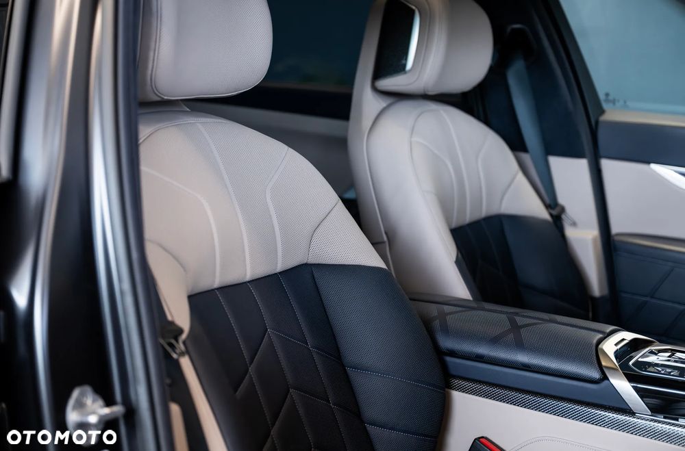 BMW Seria 7 740d xDrive sport - 35